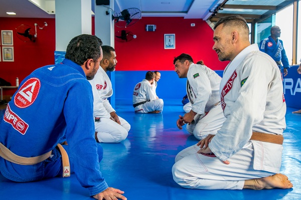 Adult BJJ fundamentals: Mastering the basics at Gracie Barra Westside Albuquerque, NM | Phone: +1 (505) 818-8077